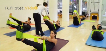mat con bandas tu pilates video elena bartley