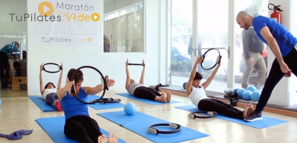 Mat Contemporáneo con aro y pelotas